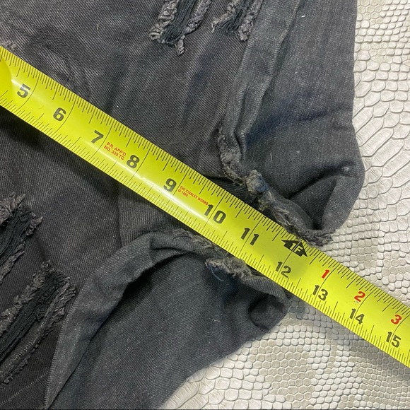 Vintage black high waisted destroyed shorts white skull hips - Picture 8 of 9